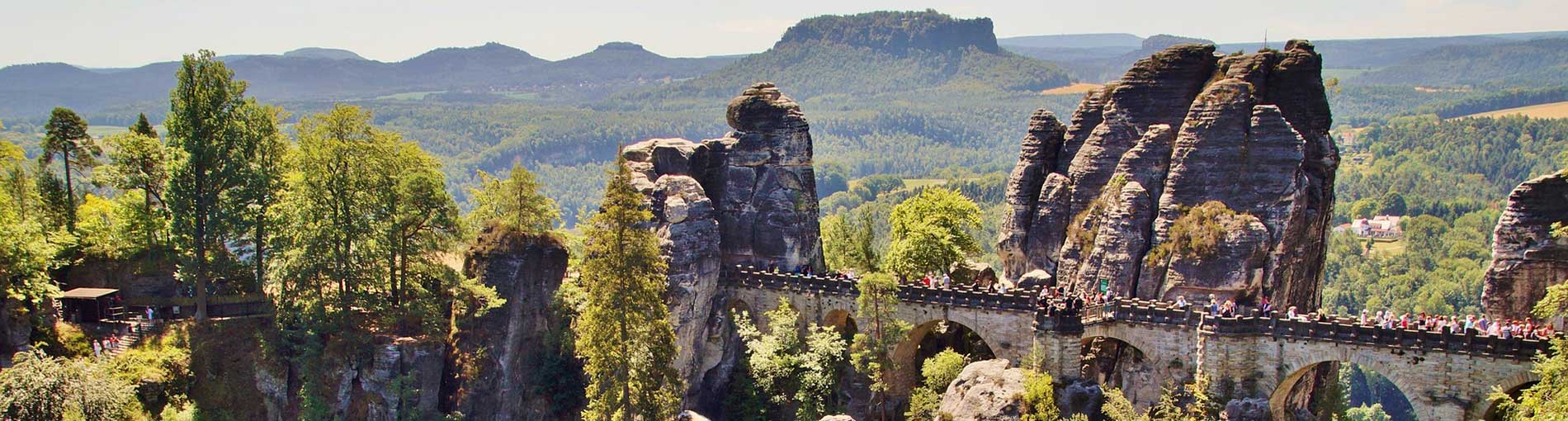 Elbsandsteingebirge und Sächsische Schweiz mit Hund